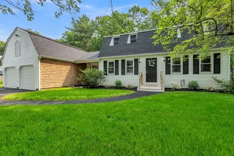 1008 Lincolnshire Dr, North Attleboro, MA 02760