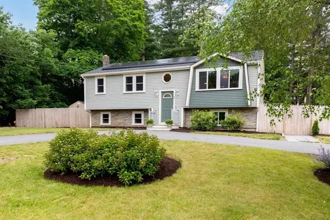 1 Lakenham Dr, Carver, MA 02330