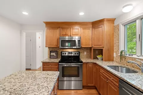 45 Fairfield St, Maynard, MA 01754 photo 5