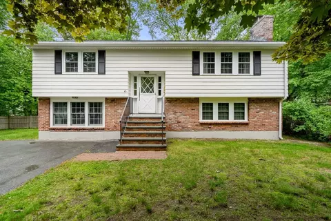 45 Fairfield St, Maynard, MA 01754