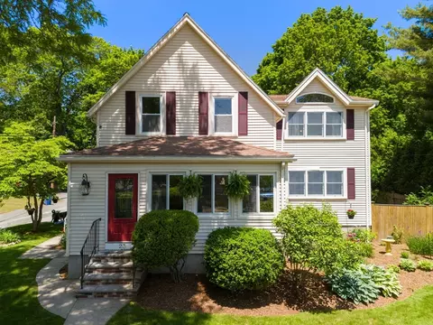 23 Hanson St, Wakefield, MA 01880