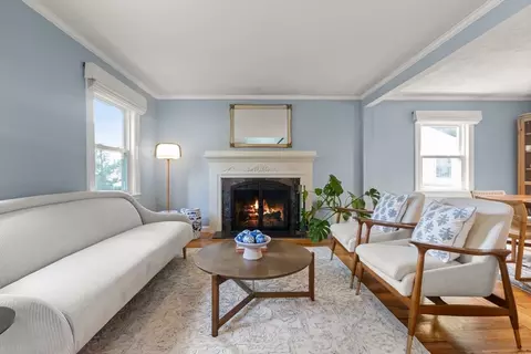 Living - 11 Netta Rd, Dedham, MA 02026 photo 2 of 4