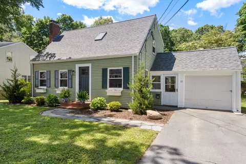 Exterior - 11 Netta Rd, Dedham, MA 02026 photo 2 of 6