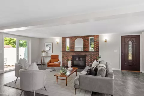 Living - 2 Appleton Rd, Wakefield, MA 01880 photo 7 of 12