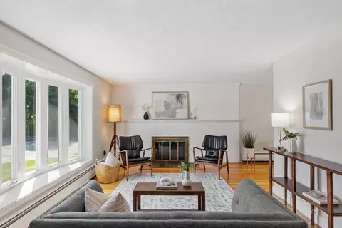 Living - 2 Appleton Rd, Wakefield, MA 01880 photo 3 of 12
