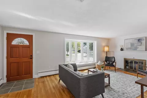 Living - 2 Appleton Rd, Wakefield, MA 01880 photo 2 of 12