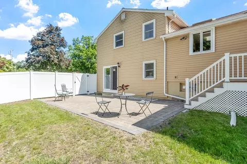 Exterior - 2 Appleton Rd, Wakefield, MA 01880 photo 7 of 8