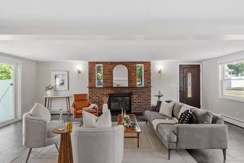 Living - 2 Appleton Rd, Wakefield, MA 01880 photo 6 of 12