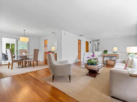 29 Brook St, Wellesley, MA 02482 photo 4