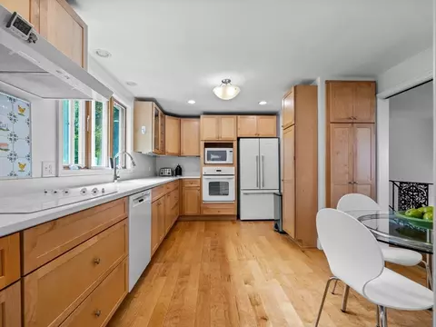 29 Brook St, Wellesley, MA 02482 photo 6