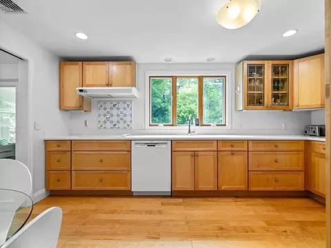 29 Brook St, Wellesley, MA 02482 photo 7