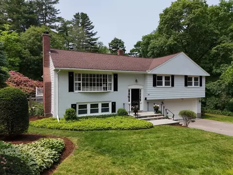 29 Brook St, Wellesley, MA 02482 photo 2