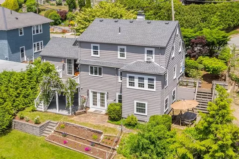 107 Stoneleigh Rd, Watertown, MA 02472