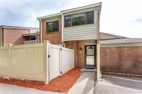148 Greenbrook Dr #69-6, Stoughton, MA 02072