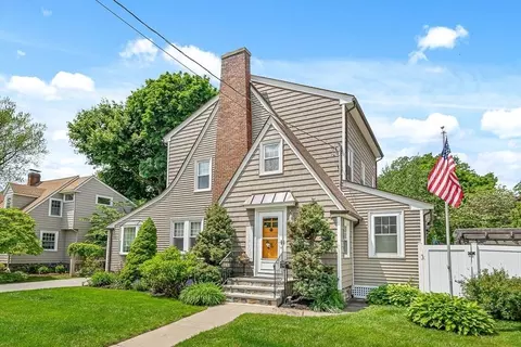 104 Howard St, Melrose, MA 02176
