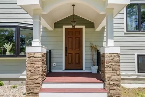 77 Mill St, Hopedale, MA 01747