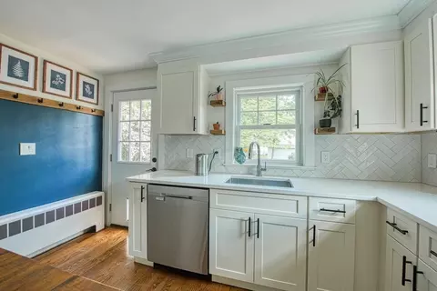 22 Maple Ave, Sharon, MA 02067 photo 7