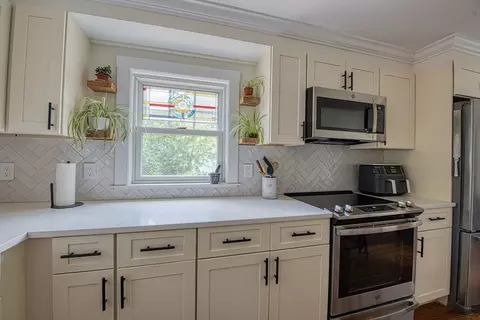 22 Maple Ave, Sharon, MA 02067 photo 6