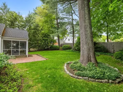 45 Mayo Rd, Wellesley, MA 02482 photo 8