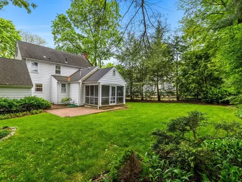 45 Mayo Rd, Wellesley, MA 02482 photo 9