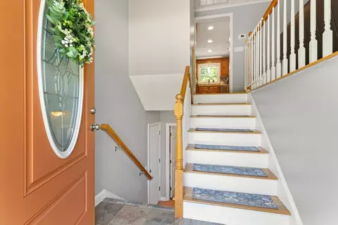 10 Lisa Ln, Reading, MA 01867 photo 3