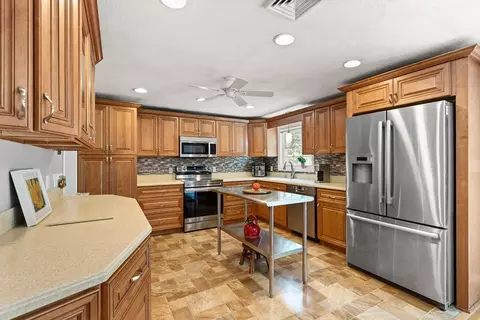 10 Lisa Ln, Reading, MA 01867 photo 9