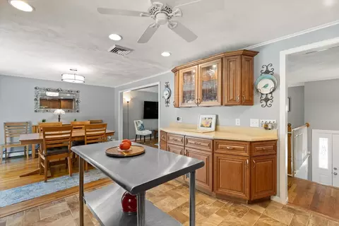 10 Lisa Ln, Reading, MA 01867 photo 11