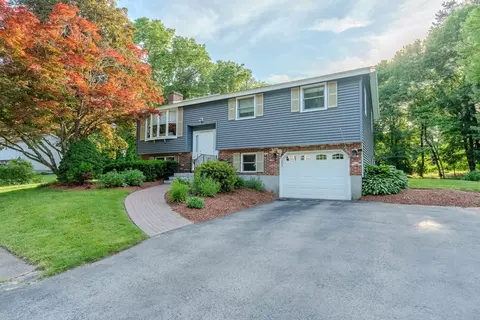 13 Cove St, Chelmsford, MA 01824