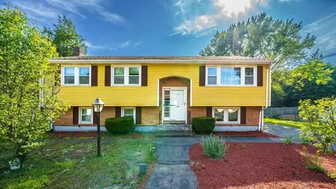 360 Pearl St, Stoughton, MA 02072