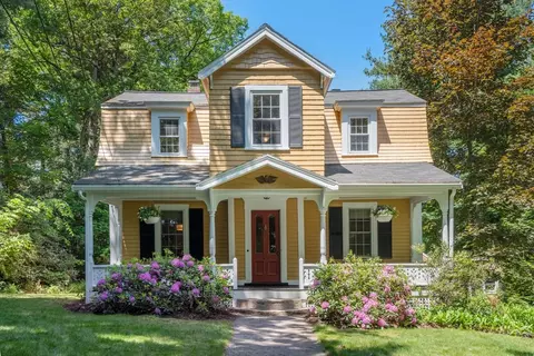 21 Studio Rd, Auburndale, MA 02466
