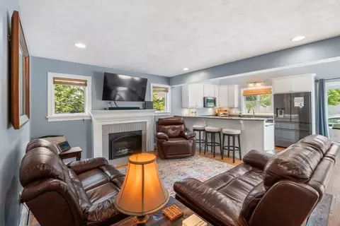 Living - 5 Adele Ave, Haverhill, MA 01832 photo 1 of 2