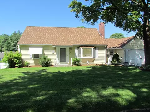 82 Laroche St, Ludlow, MA 01056
