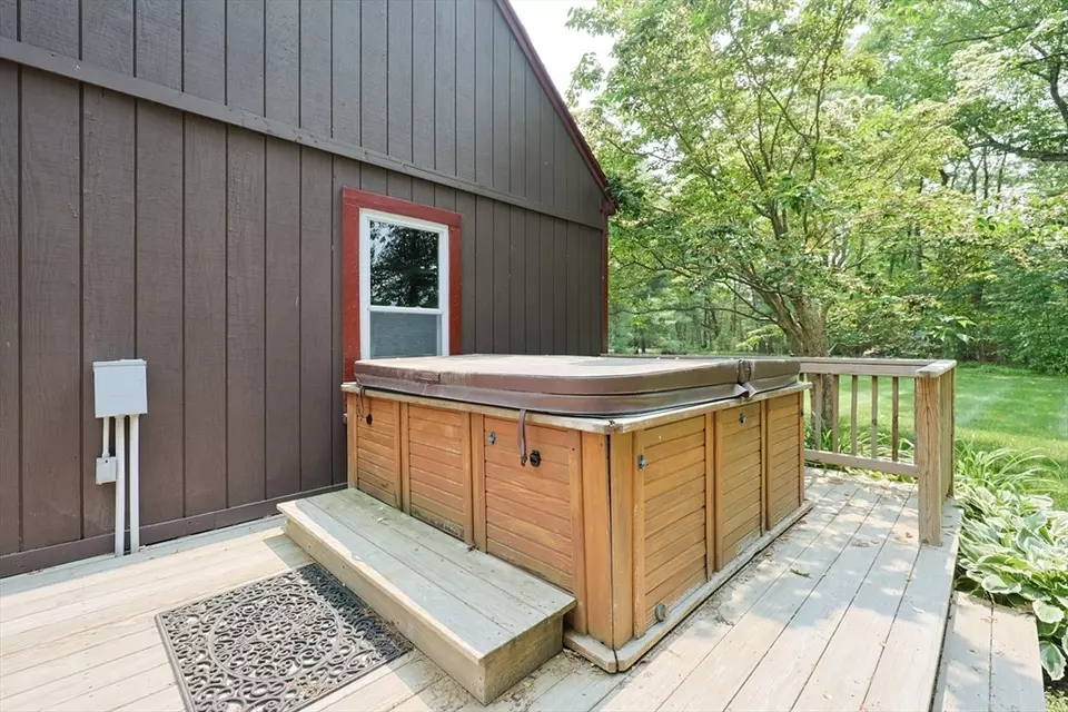 Exterior - 16 Birch Ln, Northbridge, MA 01534 photo 5 of 13