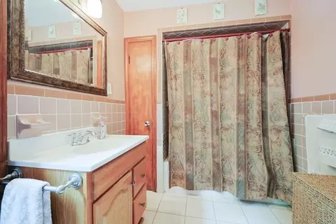 Bath - 16 Birch Ln, Northbridge, MA 01534 photo 1 of 2