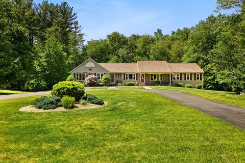 70 Forest Hill Dr, Taunton, MA 02780