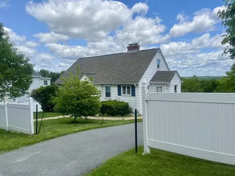 35 Marsh Ave, Worcester, MA 01605