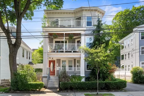 121 Sycamore St #3, Boston, MA 02131