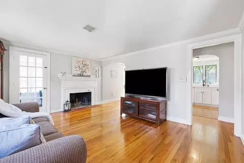 273 Greendale Ave, Needham, MA 02494 photo 2