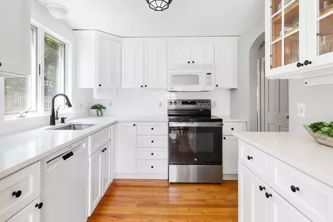 273 Greendale Ave, Needham, MA 02494 photo 8