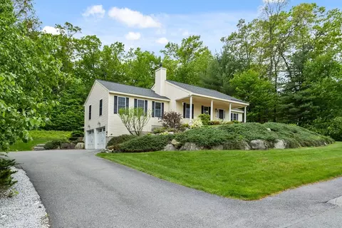 71 Fox Run Dr, Ayer, MA 01432