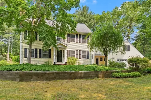 41 Summer St, Easton, MA 02356