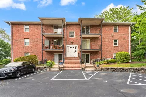 82 Neponset St #E, Canton, MA 02021 photo 4