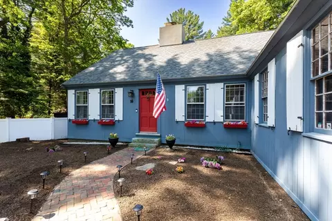 16 Summer St, Easton, MA 02356