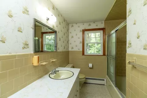 Bath - 4 Morningside Dr, Beverly, MA 01915 photo 1 of 1