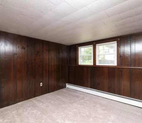 Bedroom - 4 Morningside Dr, Beverly, MA 01915 photo 4 of 4