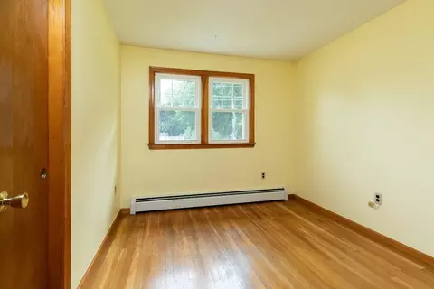 Bedroom - 4 Morningside Dr, Beverly, MA 01915 photo 3 of 4