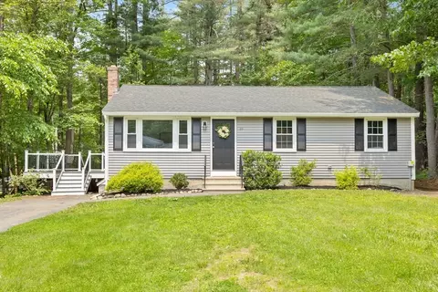 10 Simonne Ln, Pepperell, MA 01463