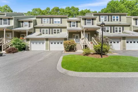 238 Heritage Dr #238, Whitinsville, MA 01588