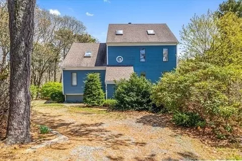 30 Norris Path, Falmouth, MA 02536