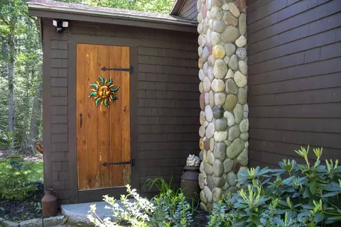 11 N Shore Rd, Chester, NH 03036